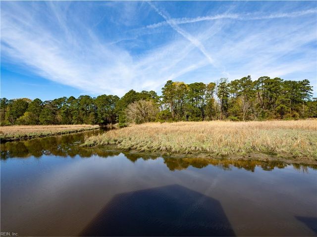 21311 Brewers Farm LN, Carrollton, VA 23314