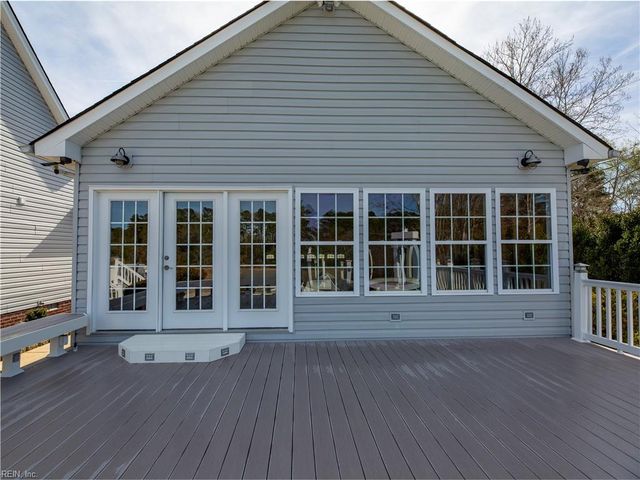 21311 Brewers Farm LN, Carrollton, VA 23314