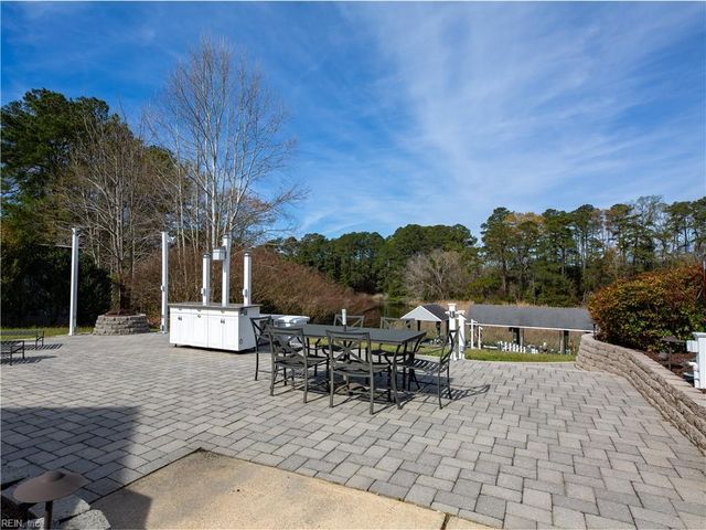 21311 Brewers Farm LN, Carrollton, VA 23314