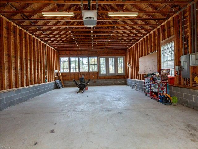 21311 Brewers Farm LN, Carrollton, VA 23314