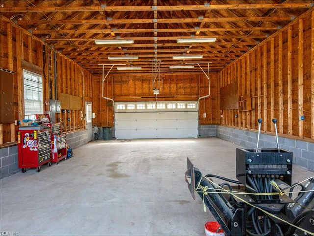 21311 Brewers Farm LN, Carrollton, VA 23314