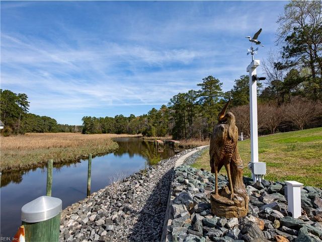 21311 Brewers Farm LN, Carrollton, VA 23314