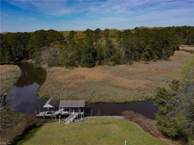 21311 Brewers Farm LN, Carrollton, VA 23314