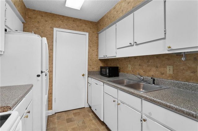 3018 Wingate Way, Atlanta, GA 30350
