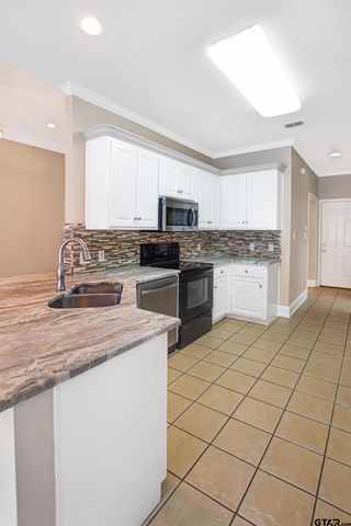 812 Rugby Ln, Whitehouse, TX 75791
