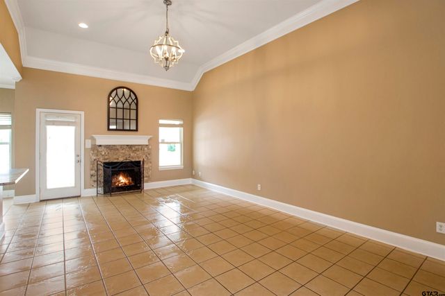 812 Rugby Ln, Whitehouse, TX 75791