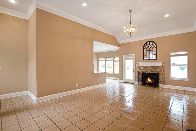 812 Rugby Ln, Whitehouse, TX 75791