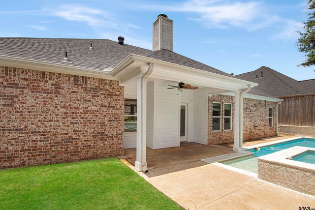 812 Rugby Ln, Whitehouse, TX 75791