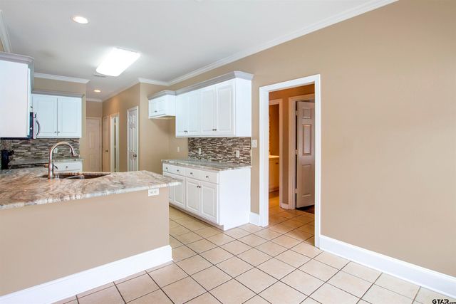 812 Rugby Ln, Whitehouse, TX 75791