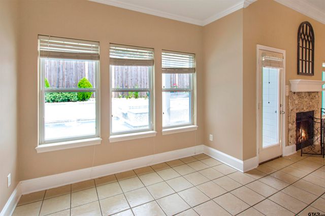 812 Rugby Ln, Whitehouse, TX 75791