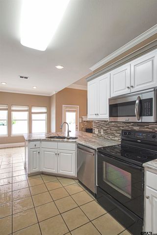 812 Rugby Ln, Whitehouse, TX 75791