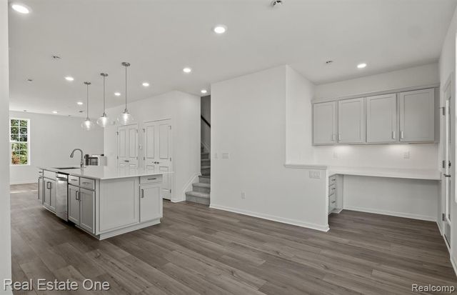 340 N Sydney Court, Plymouth, MI 48170