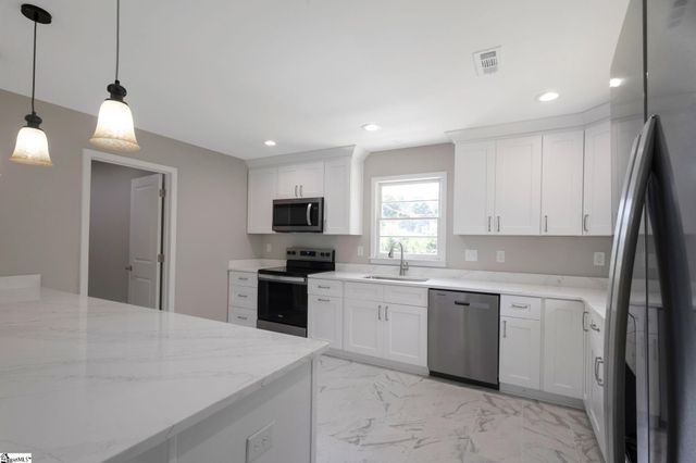 115 Pinetree Lane, Easley, SC 29642