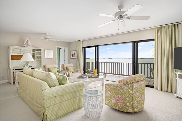 1860 Bay Road 206-E, Vero Beach, FL 32963