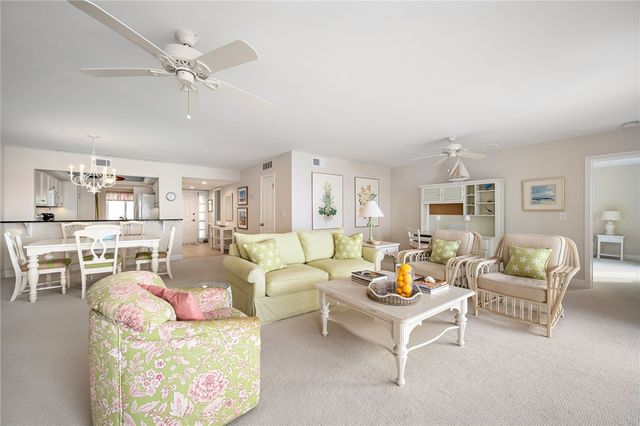 1860 Bay Road 206-E, Vero Beach, FL 32963