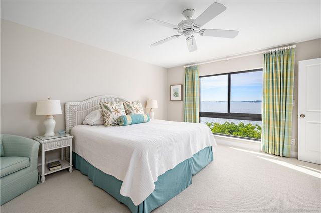 1860 Bay Road 206-E, Vero Beach, FL 32963