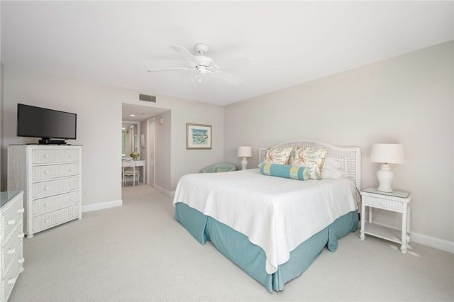 1860 Bay Road 206-E, Vero Beach, FL 32963