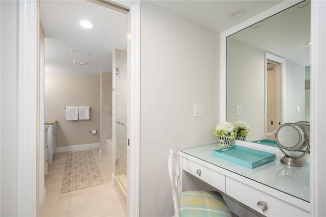 1860 Bay Road 206-E, Vero Beach, FL 32963