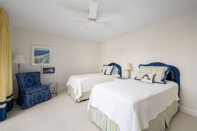 1860 Bay Road 206-E, Vero Beach, FL 32963