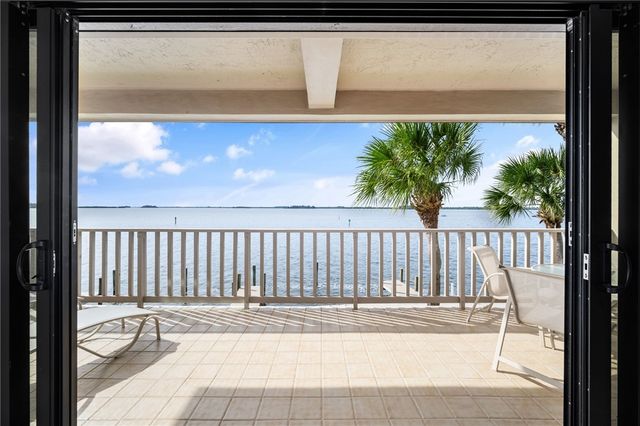 1860 Bay Road 206-E, Vero Beach, FL 32963