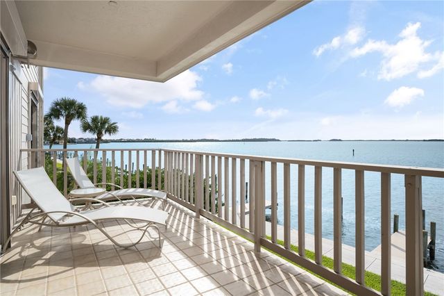 1860 Bay Road 206-E, Vero Beach, FL 32963