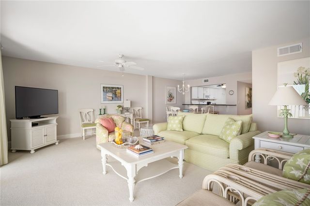 1860 Bay Road 206-E, Vero Beach, FL 32963