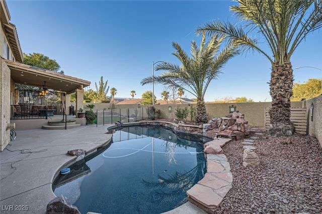 8748 Castle Hill Avenue, Las Vegas, NV 89129