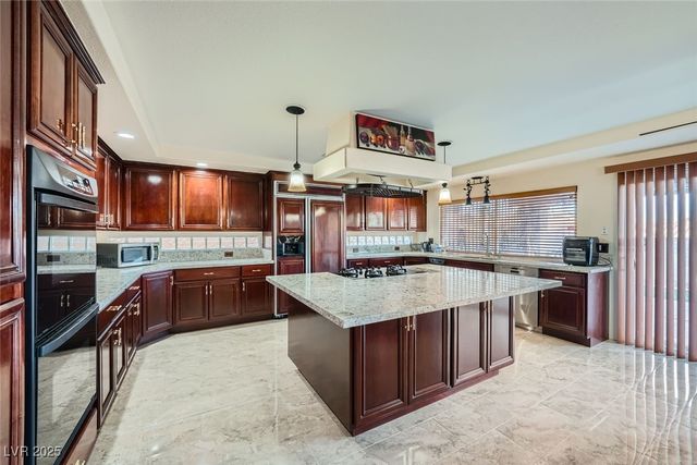 8748 Castle Hill Avenue, Las Vegas, NV 89129