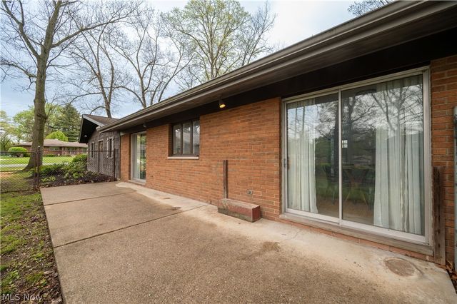 1019 Park Circle, Girard, OH 44420