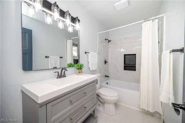 1019 Park Circle, Girard, OH 44420
