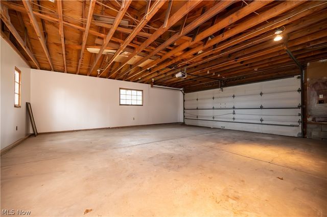 1019 Park Circle, Girard, OH 44420