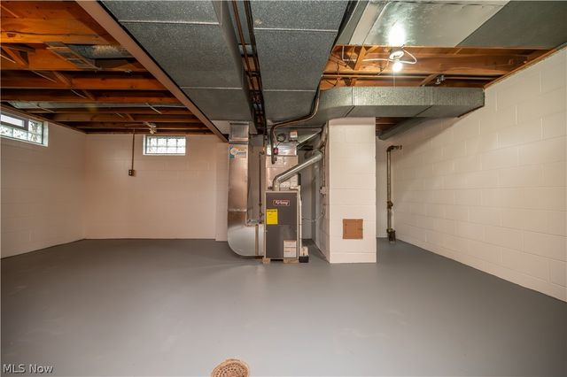 1019 Park Circle, Girard, OH 44420