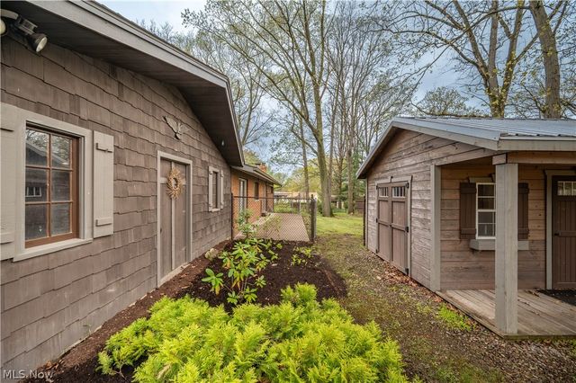 1019 Park Circle, Girard, OH 44420