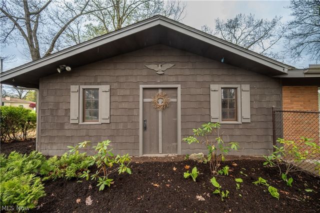 1019 Park Circle, Girard, OH 44420