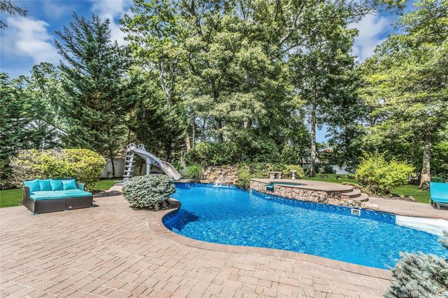 39 Kennedy Drive, Plainview, NY 11803