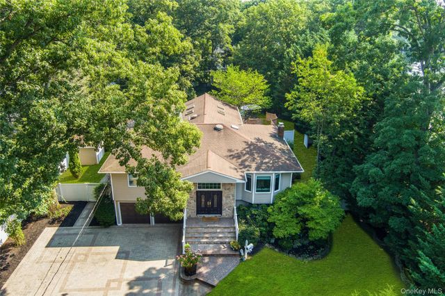39 Kennedy Drive, Plainview, NY 11803