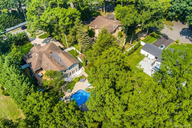 39 Kennedy Drive, Plainview, NY 11803