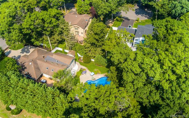 39 Kennedy Drive, Plainview, NY 11803