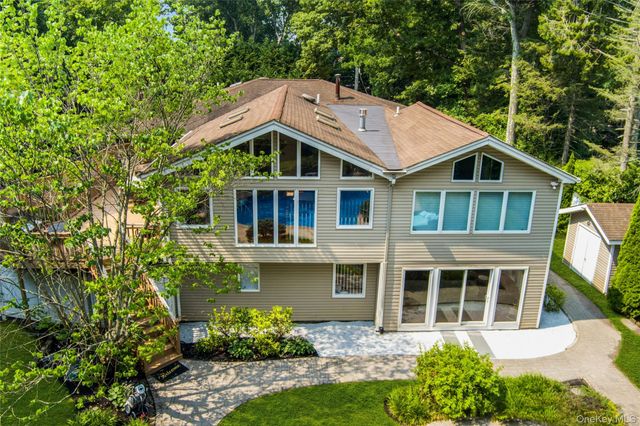 39 Kennedy Drive, Plainview, NY 11803