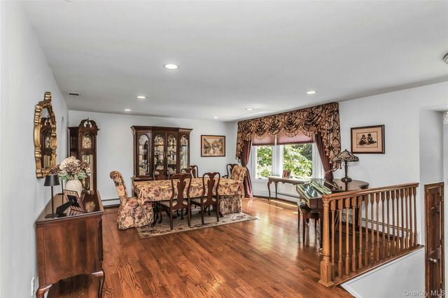 39 Kennedy Drive, Plainview, NY 11803