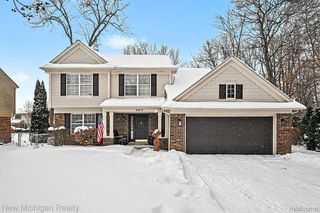 6612 Ashley Court, Waterford Charter Township, MI 48327