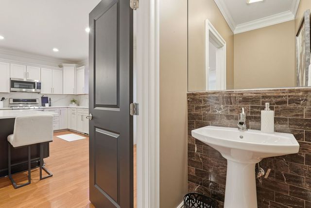 419 Wyola STREET, Mt Washington, PA 15211