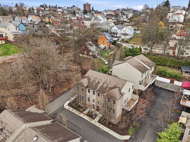 419 Wyola STREET, Mt Washington, PA 15211
