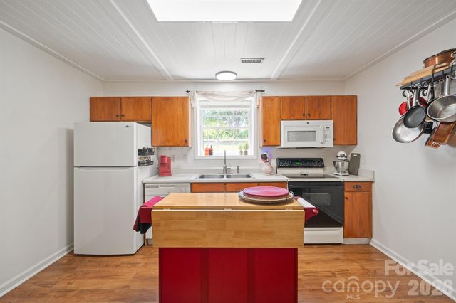1133 Finger Bridge Road, Hickory, NC 28602