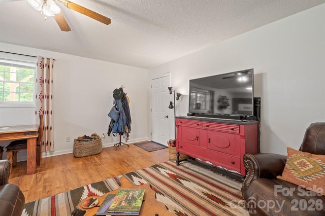 1133 Finger Bridge Road, Hickory, NC 28602