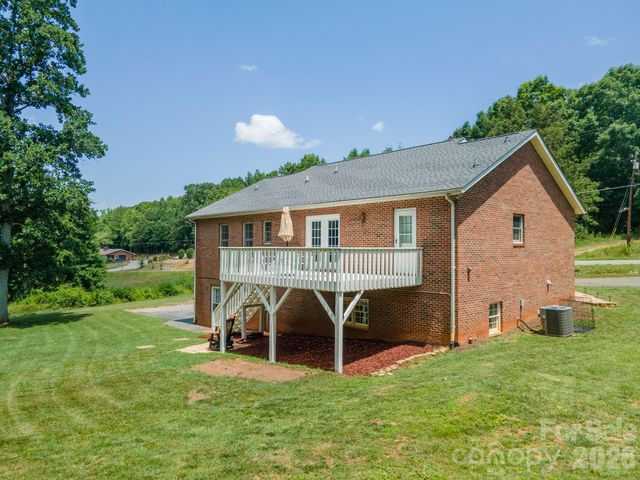 1133 Finger Bridge Road, Hickory, NC 28602