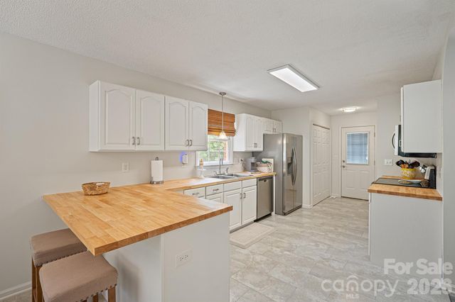 1133 Finger Bridge Road, Hickory, NC 28602