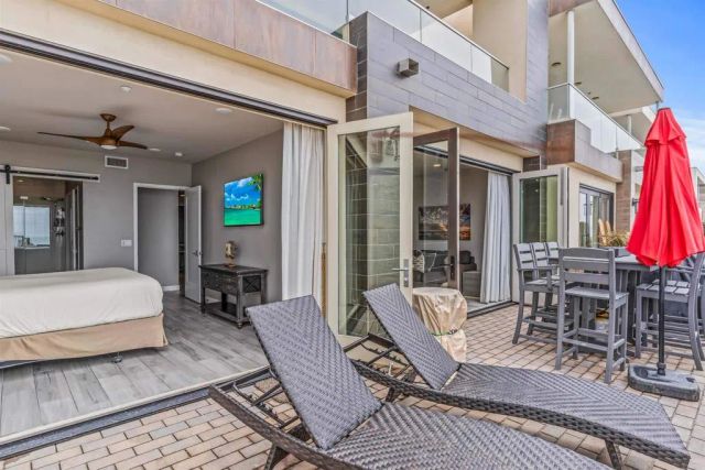 700 S The Strand 102, Oceanside, CA 92054