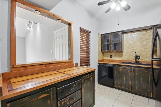 2100 Tanglewilde Street 576, Houston, TX 77063