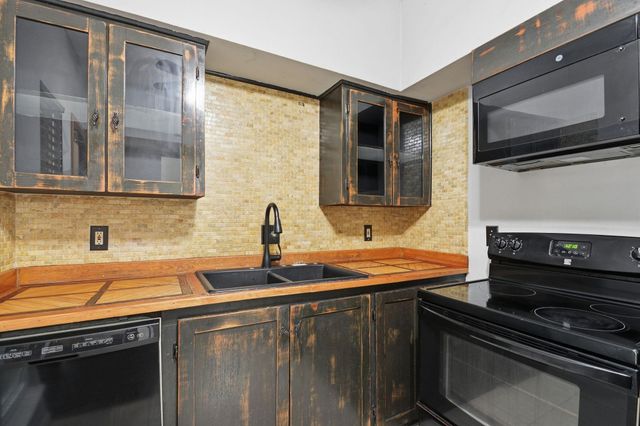 2100 Tanglewilde Street 576, Houston, TX 77063